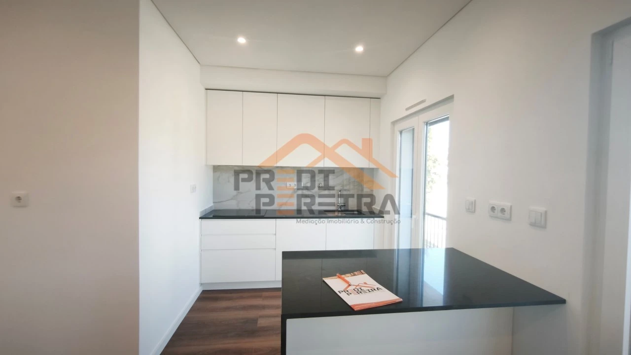 Apartamento T3 para Venda em Ramada e Caneças Foto 5