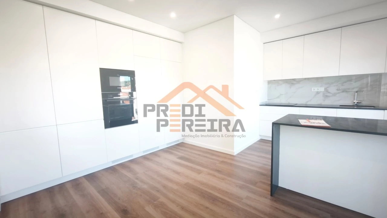 Apartamento T3 para Venda em Ramada e Caneças Foto 6