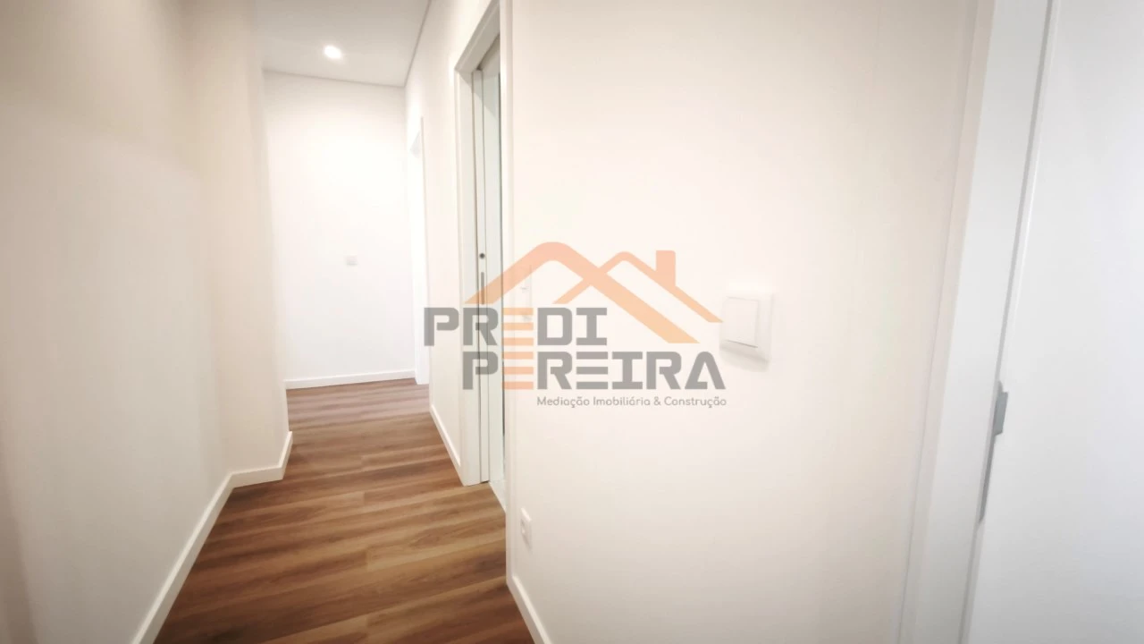 Apartamento T3 para Venda em Ramada e Caneças Foto 10