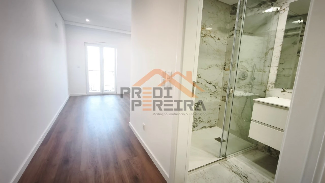 Apartamento T3 para Venda em Ramada e Caneças Foto 20