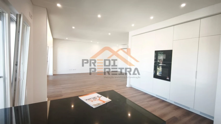 Apartamento T3 para Venda em Ramada e Caneças Foto 4