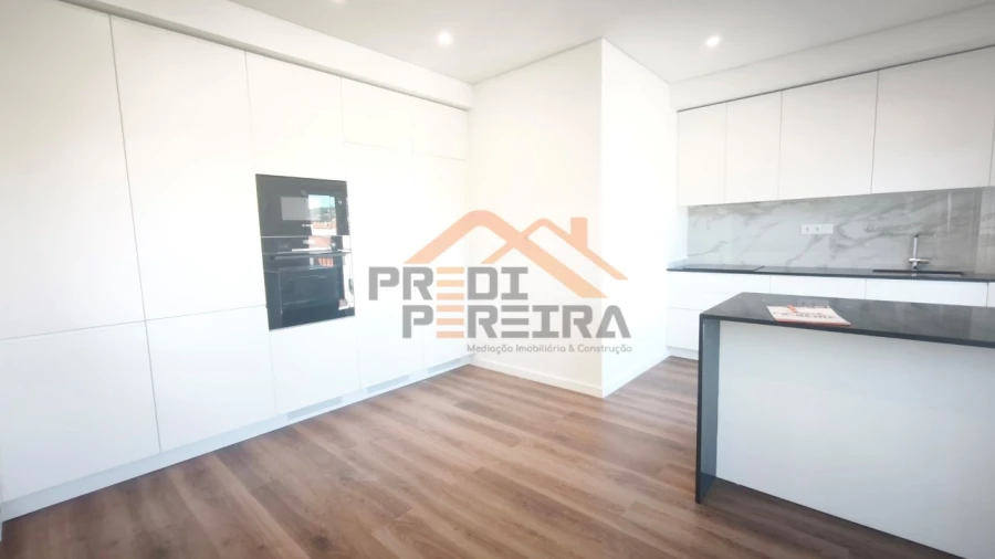 Apartamento T3 para Venda em Ramada e Caneças Foto 6
