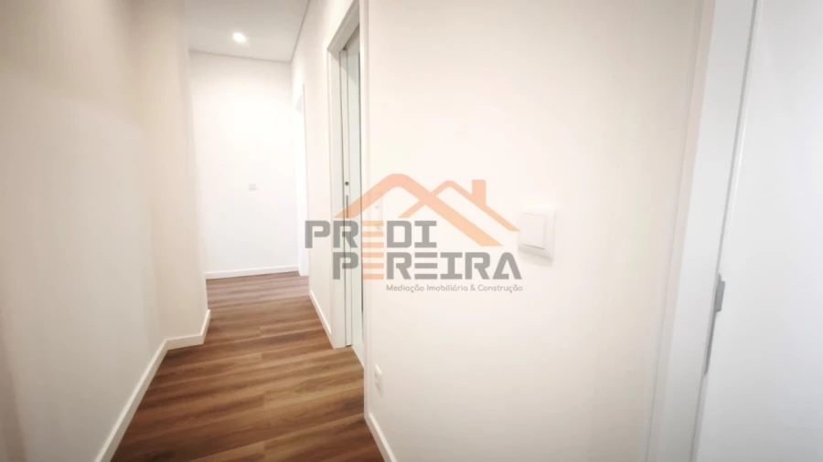 Apartamento T3 para Venda em Ramada e Caneças Foto 10