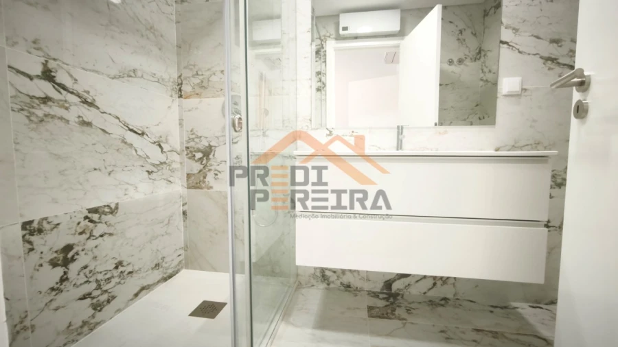 Apartamento T3 para Venda em Ramada e Caneças Foto 21
