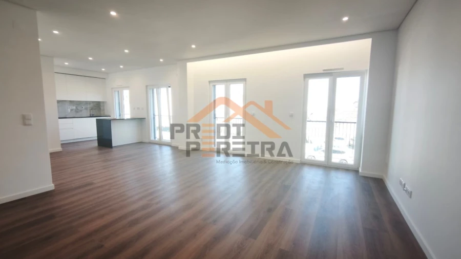 Apartamento T3 para Venda em Ramada e Caneças