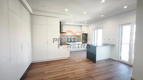 Apartamento T4 para Venda em Ramada e Caneças