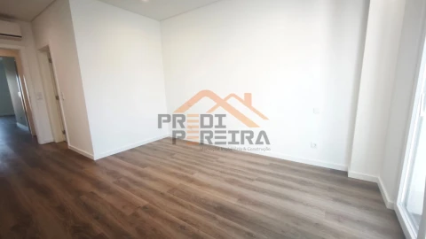Apartamento T4 para Venda em Ramada e Caneças