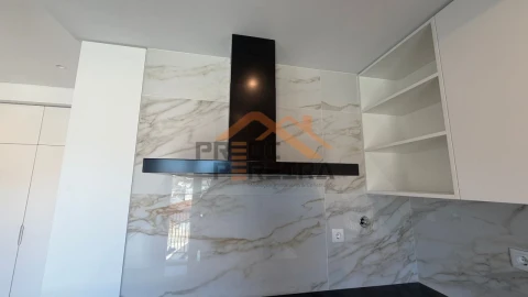 Apartamento T4 para Venda em Ramada e Caneças