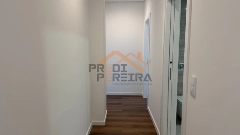 Apartamento T4 para Venda em Ramada e Caneças
