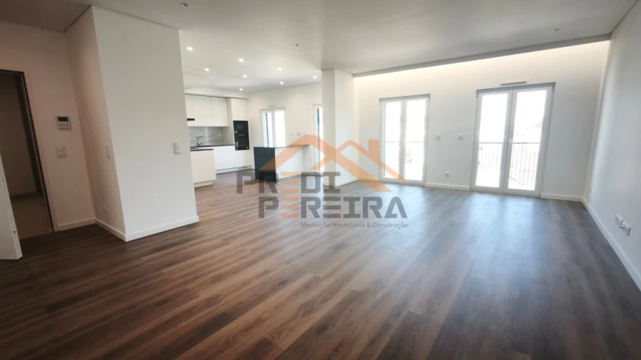 Apartamento T4 para Venda em Ramada e Caneças