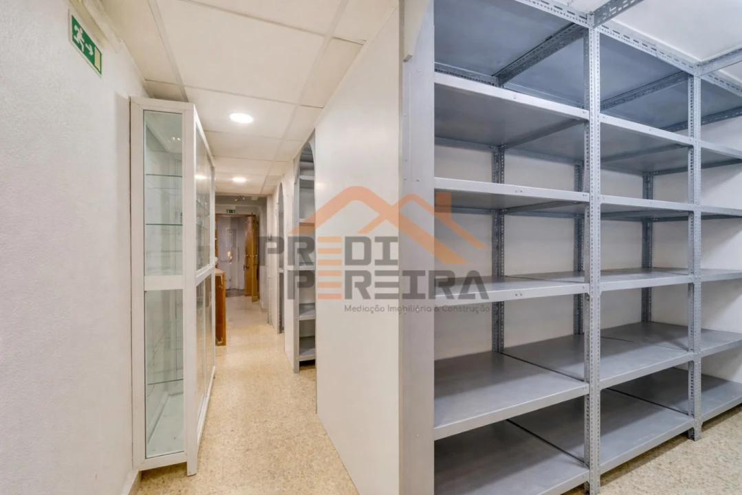 Armazém para Venda em Odivelas Foto 4