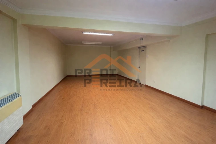 Armazém para Venda em Odivelas Foto 5