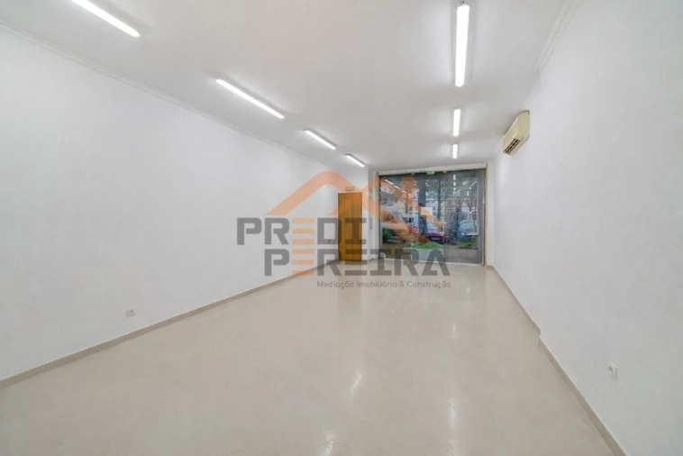 Armazém para Venda em Odivelas Foto 13