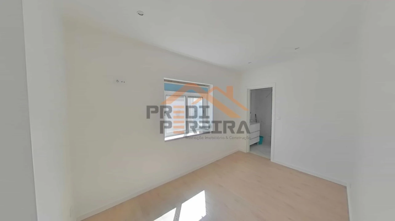 Apartamento T3 para Venda em Odivelas Foto 16