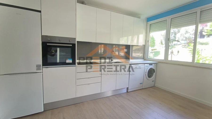 Apartamento T3 para Venda em Odivelas Foto 2