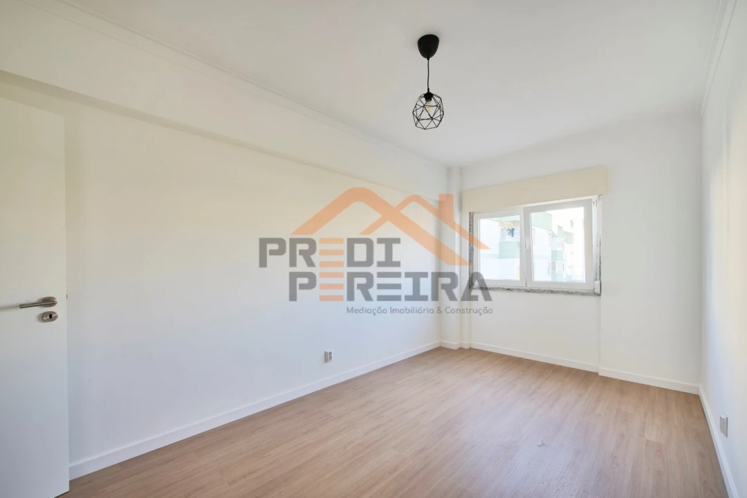 Apartamento T3 para Venda em Odivelas Foto 14