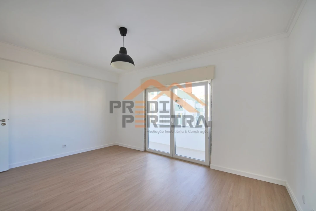 Apartamento T3 para Venda em Odivelas Foto 21