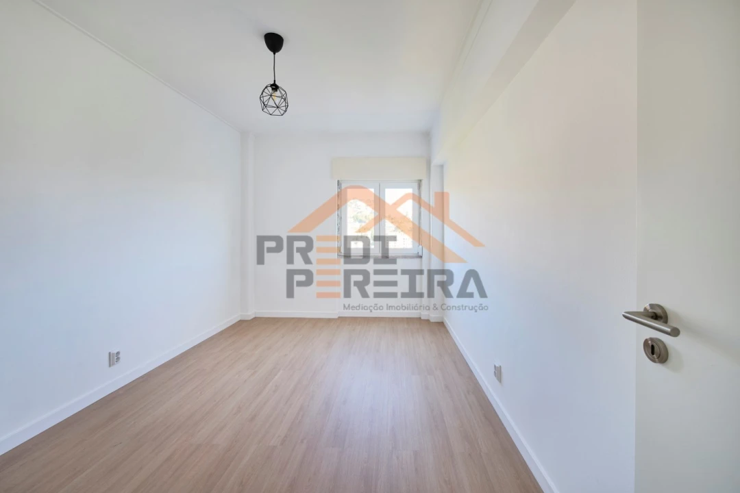 Apartamento T3 para Venda em Odivelas Foto 35