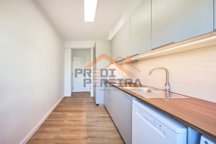 Apartamento T3 para Venda em Odivelas Foto 6