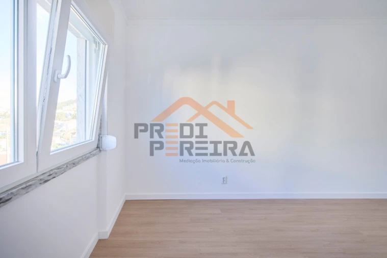 Apartamento T3 para Venda em Odivelas Foto 16
