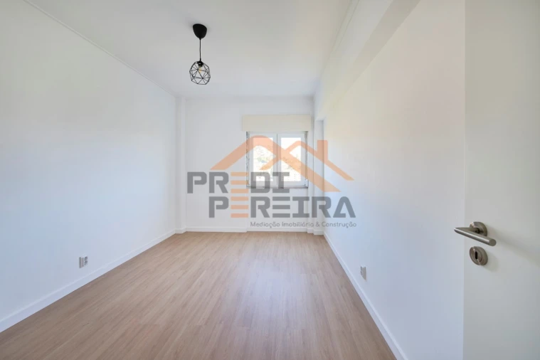 Apartamento T3 para Venda em Odivelas Foto 35