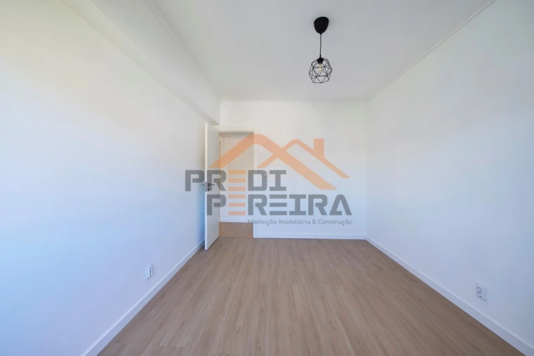 Apartamento T3 para Venda em Odivelas Foto 36