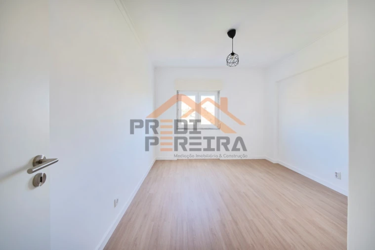 Apartamento T3 para Venda em Odivelas Foto 38