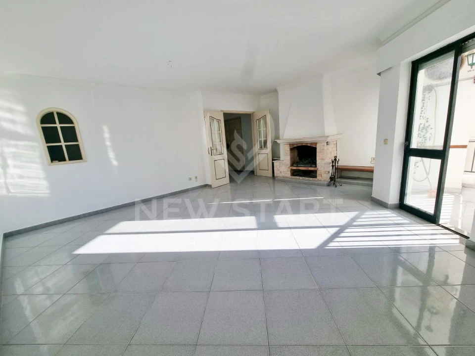 Apartamento T3 para Venda em Olhão Foto 1