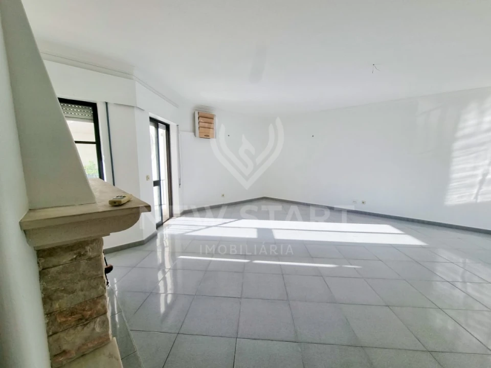 Apartamento T3 para Venda em Olhão Foto 2