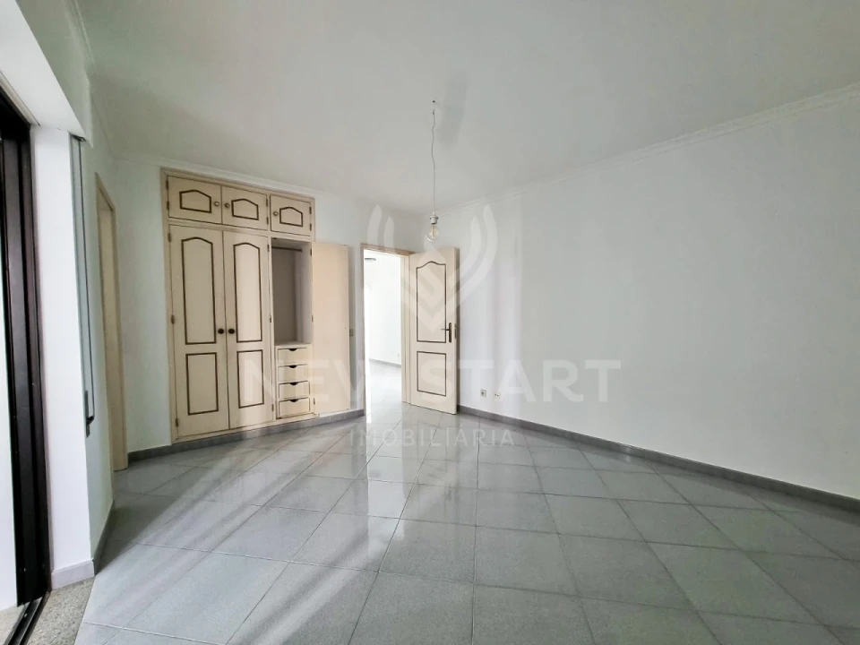 Apartamento T3 para Venda em Olhão Foto 21