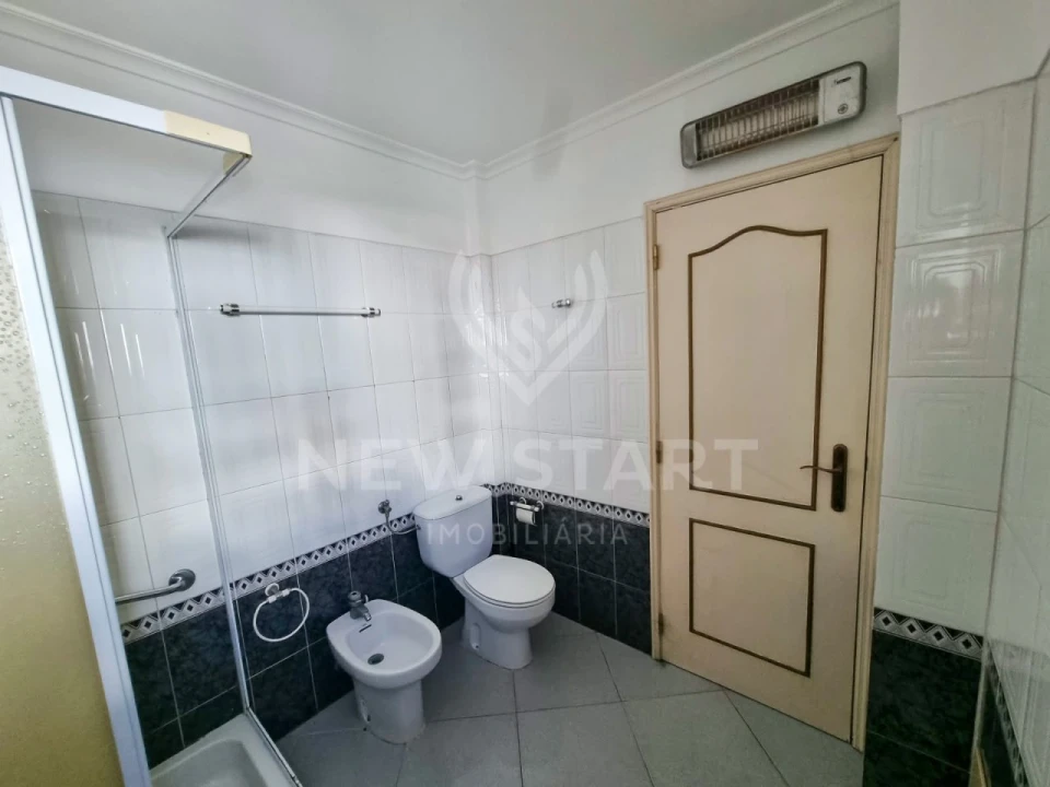 Apartamento T3 para Venda em Olhão Foto 23
