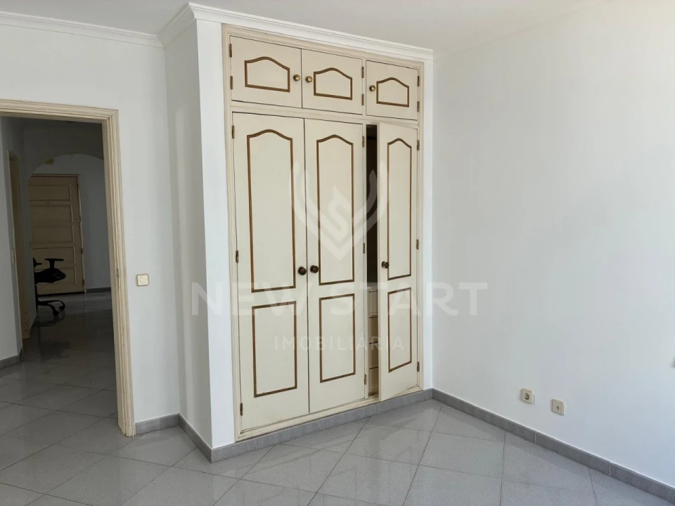 Apartamento T3 para Venda em Olhão Foto 28