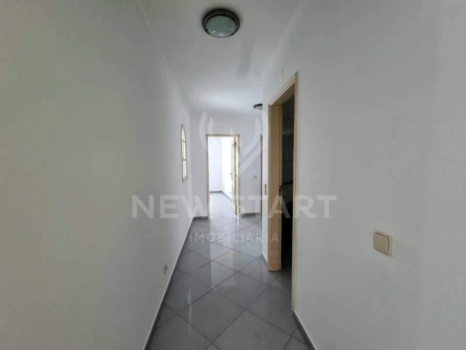 Apartamento T3 para Venda em Olhão Foto 29