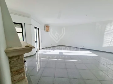 Apartamento T3 para Venda em Olhão