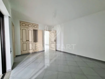 Apartamento T3 para Venda em Olhão