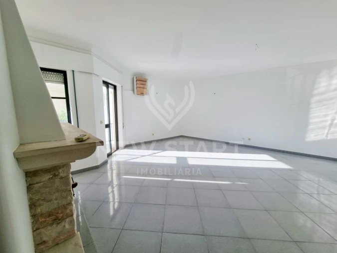 Apartamento T3 para Venda em Olhão Foto 2