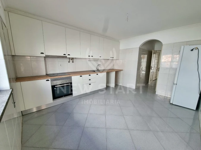 Apartamento T3 para Venda em Olhão Foto 13