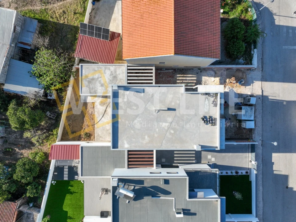 Moradia T4 para Venda em Ventosa Foto 3