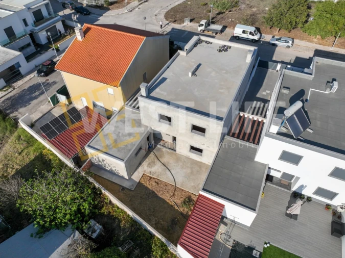 Moradia T4 para Venda em Ventosa Foto 2