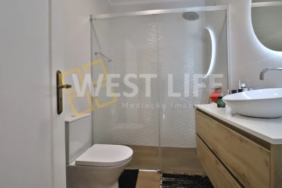Apartamento T2 para Venda em A dos Cunhados e Maceira