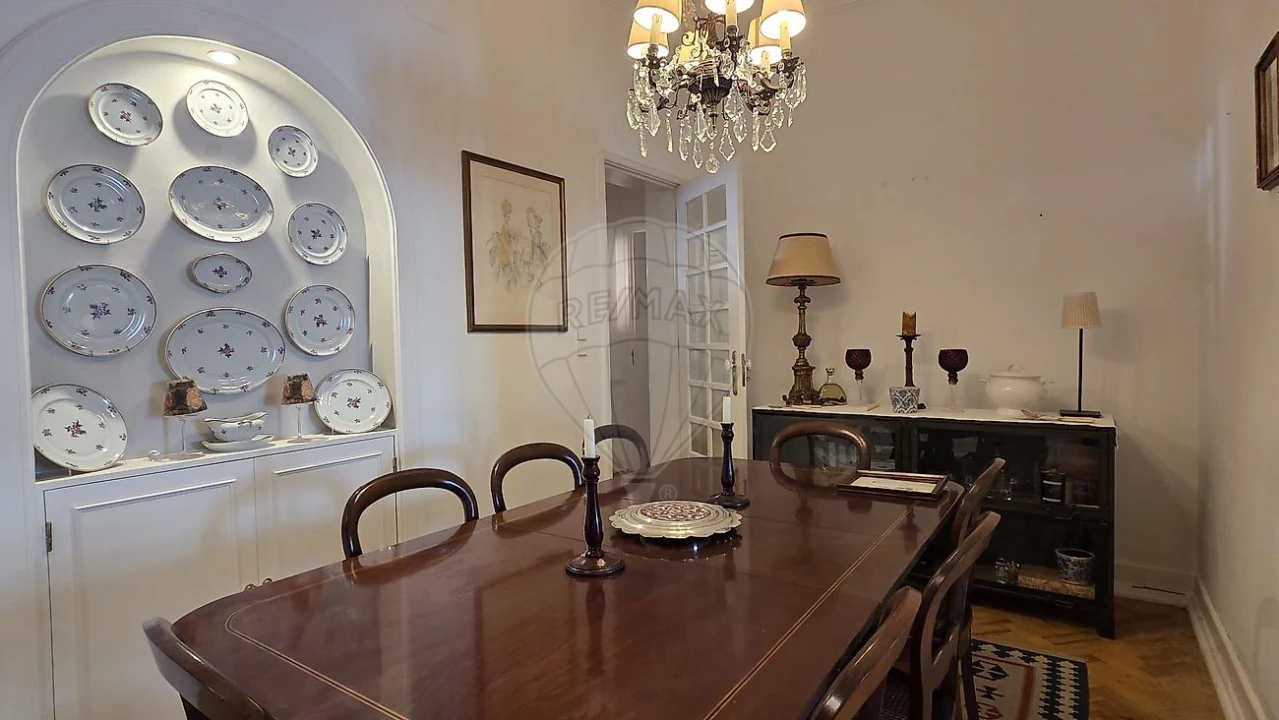 Apartamento T4 para Venda em Areeiro Foto 3