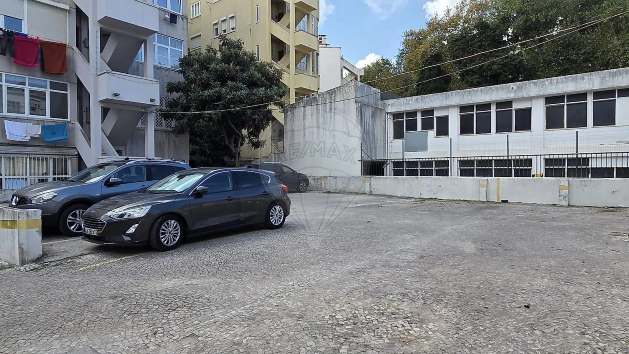 Apartamento T4 para Venda em Areeiro Foto 18
