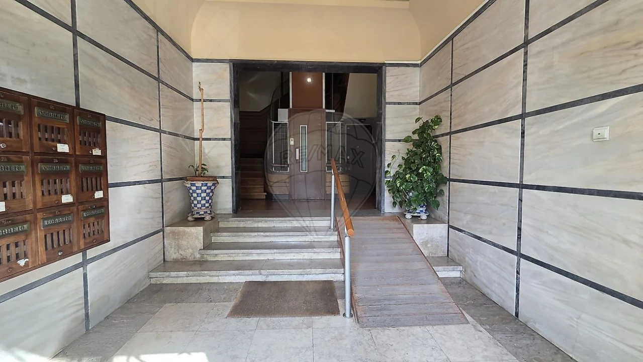 Apartamento T4 para Venda em Areeiro Foto 11
