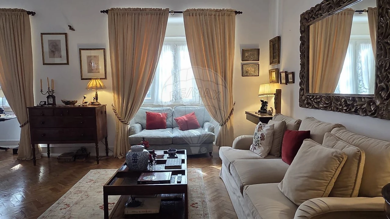 Apartamento T4 para Venda em Areeiro Foto 2