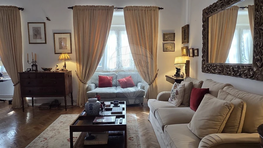 Apartamento T4 para Venda em Areeiro Foto 2