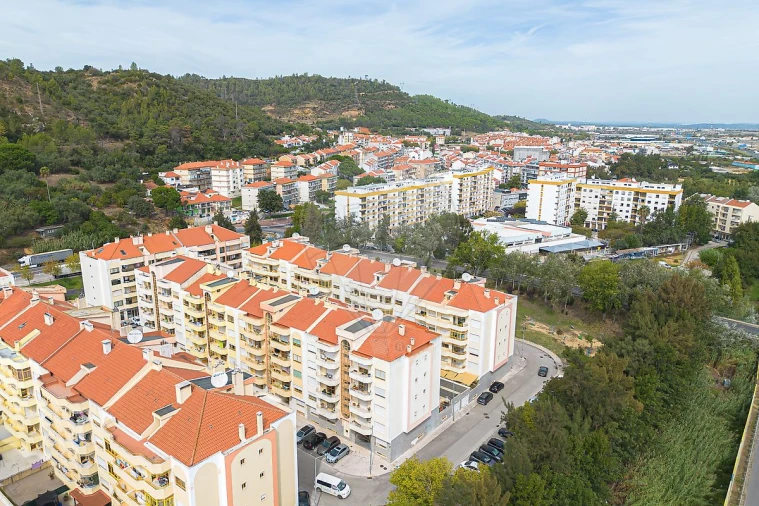 Apartamento T3 para Venda em Castanheira do Ribatejo e Cachoeiras Foto 21