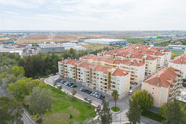 Apartamento T3 para Venda em Castanheira do Ribatejo e Cachoeiras Foto 16