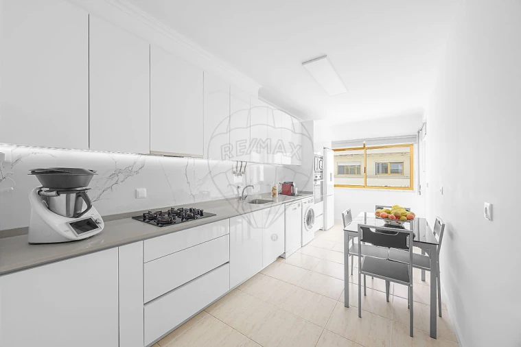 Apartamento T3 para Venda em Castanheira do Ribatejo e Cachoeiras Foto 11