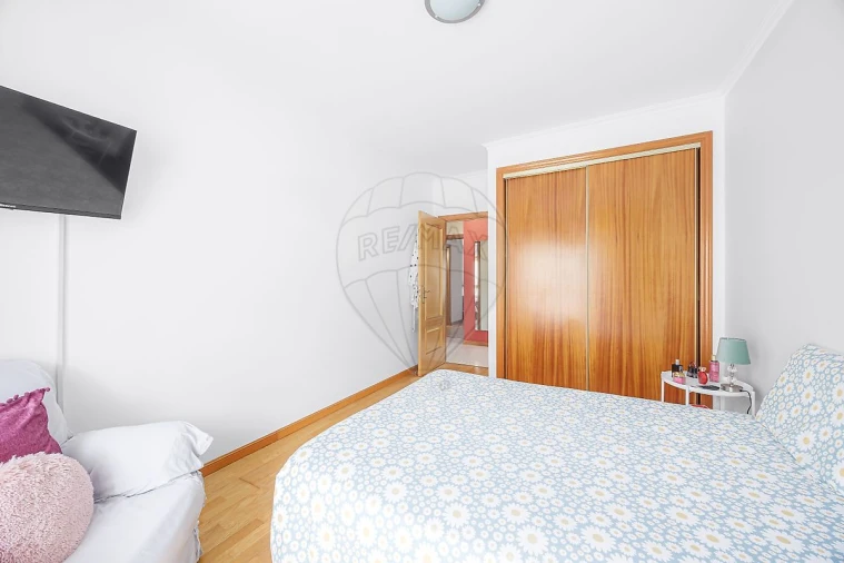 Apartamento T3 para Venda em Castanheira do Ribatejo e Cachoeiras Foto 6