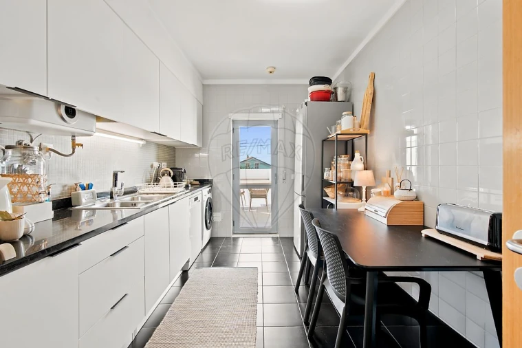 Apartamento T1 para Venda em Caparica e Trafaria Foto 4